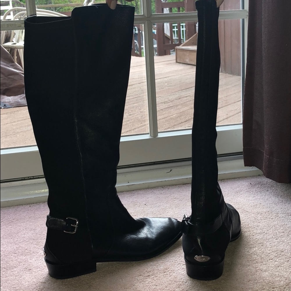 ~COACH LEATHER BOOT WITH STRETCH BACK~